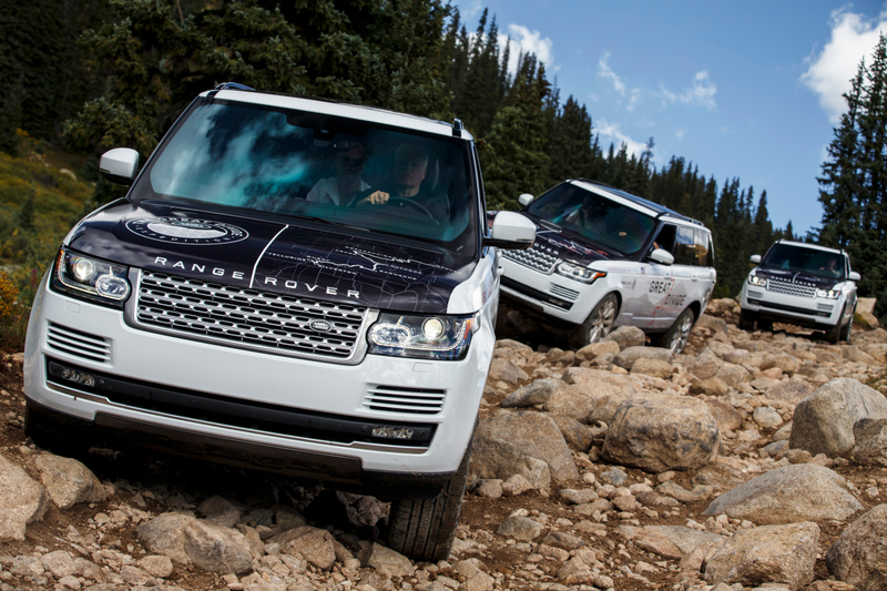 Illustration for article titled 25 Years Of Range Rovers Conquer Colorado In An Awesome Off-Road Reunion